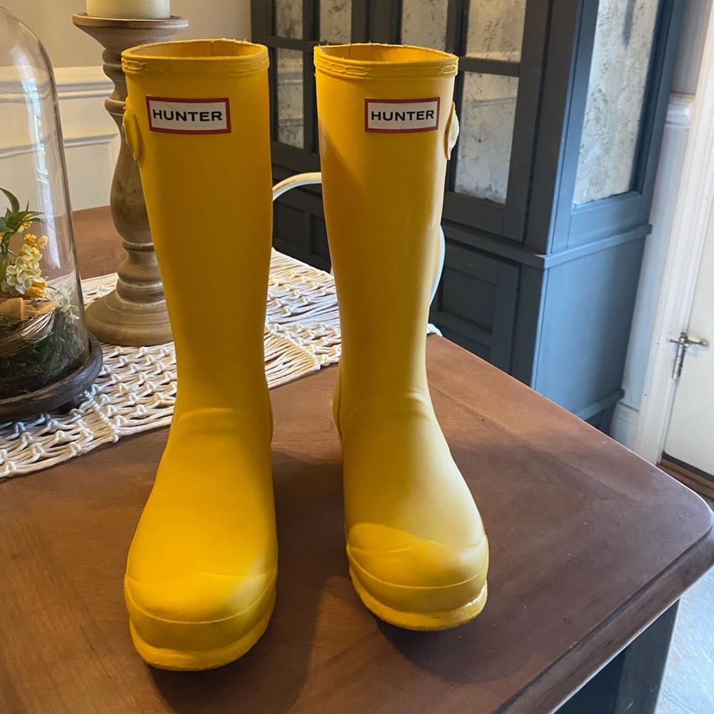 Size 4 Kids Authentic Hunter Rain Boots Yellow